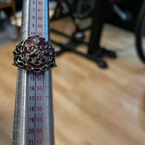 TM & Summit Entertainment Ring Twilight Bella Swan's Lion Crest